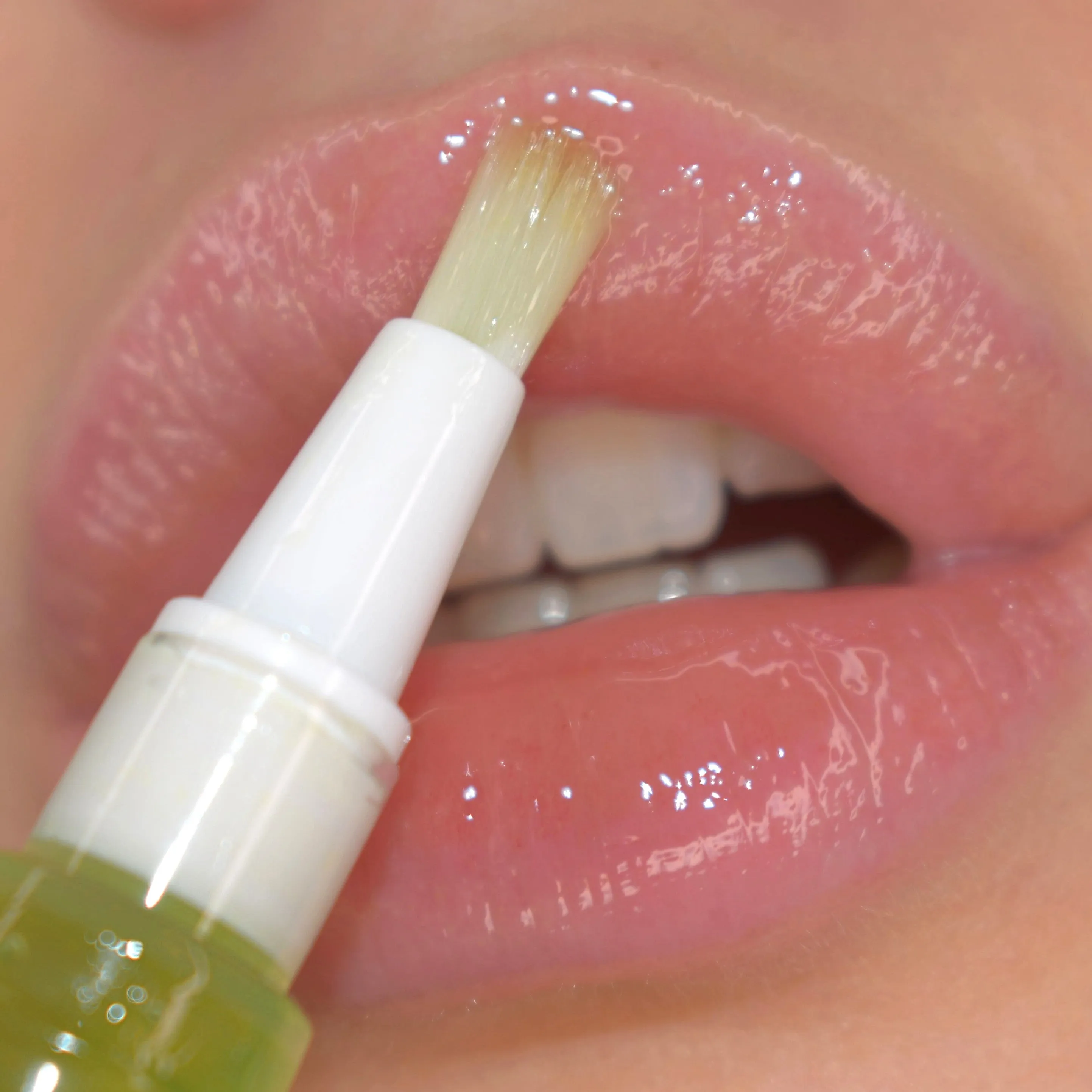 NEW Green Apple Juicy Clear Lip Gloss   Vitamin E